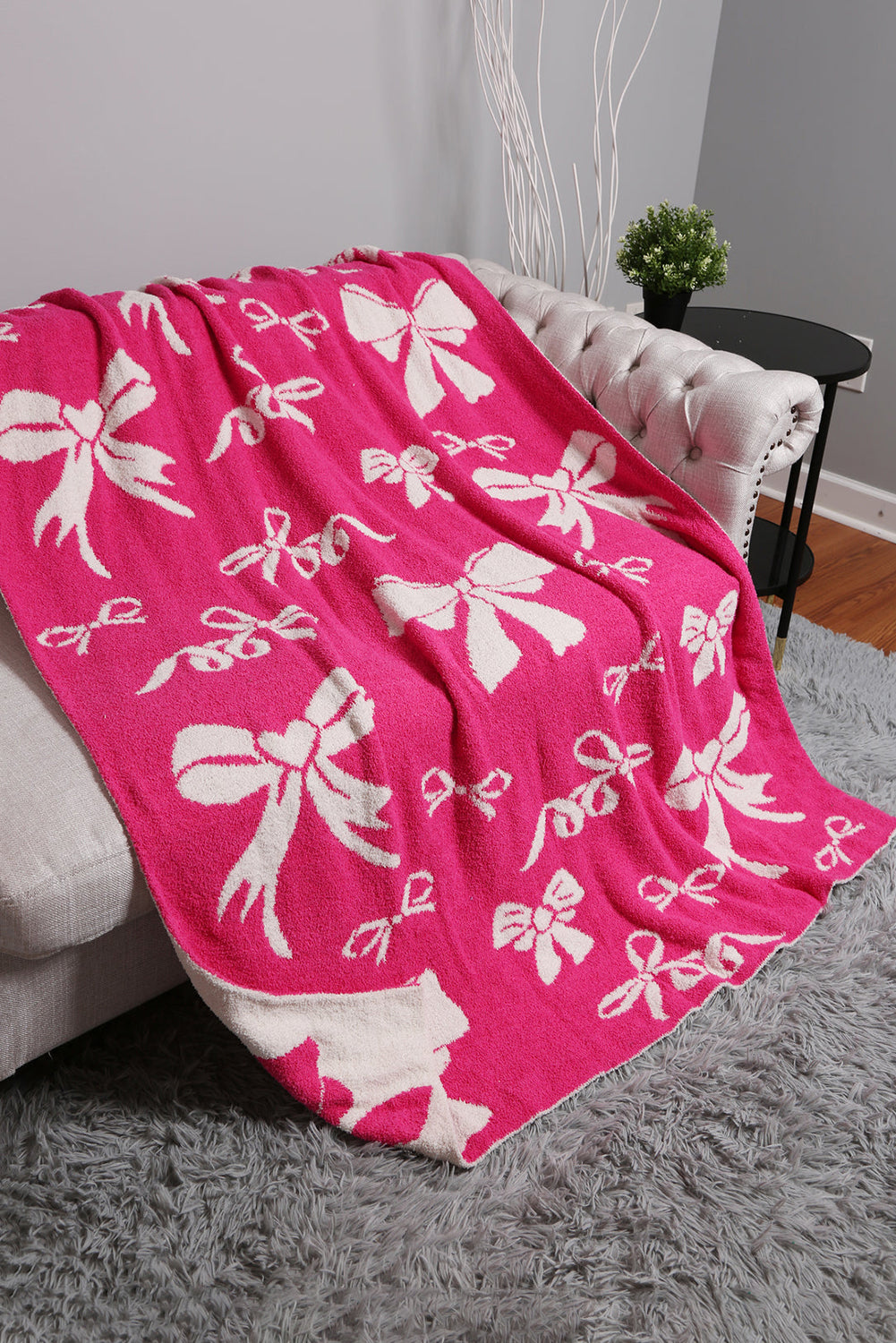 Rose Bow Printed Cozy Throw Blanket