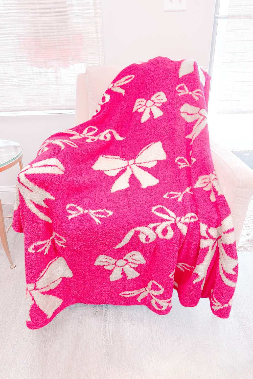 Rose Bow Printed Cozy Throw Blanket